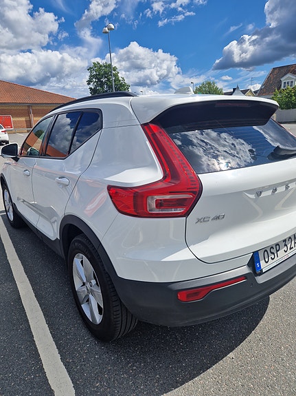 Volvo XC40 3 of 5