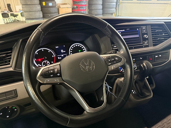 Volkswagen Transporter 10 of 15