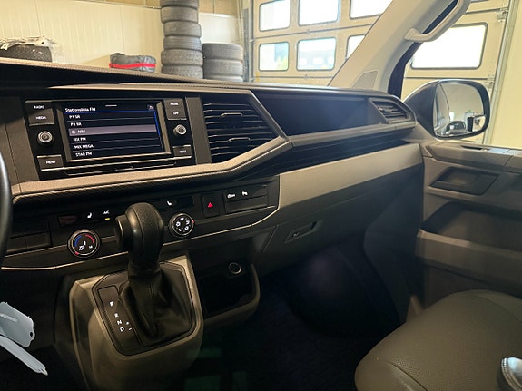 Volkswagen Transporter 11 of 15