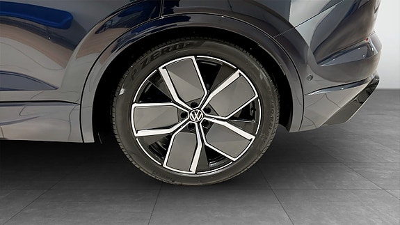 Volkswagen Touareg 6 of 25
