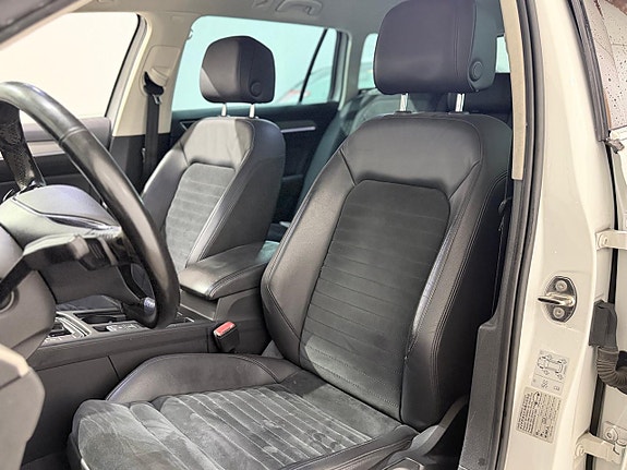 Volkswagen Passat 10 of 30