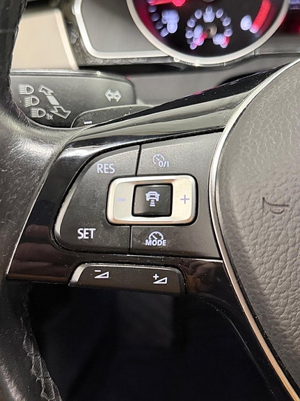 Volkswagen Passat 14 of 30
