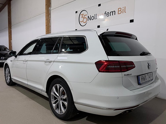 Volkswagen Passat 3 of 30