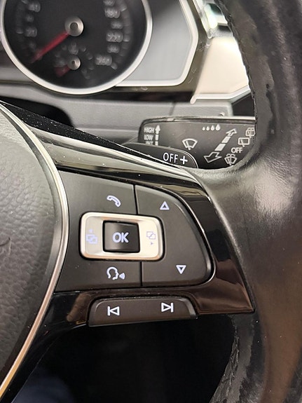 Volkswagen Passat 15 of 30
