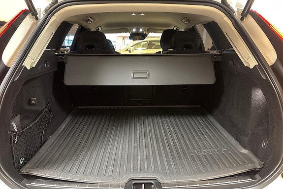 Volvo XC60 13 of 14