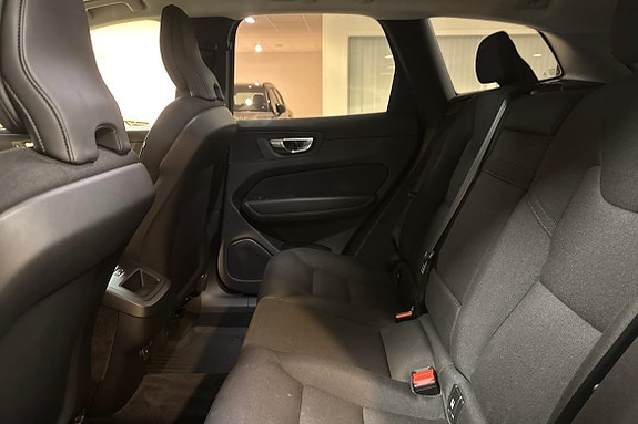 Volvo XC60 12 of 14