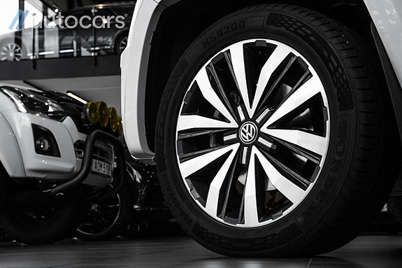 Volkswagen Amarok 8 of 30