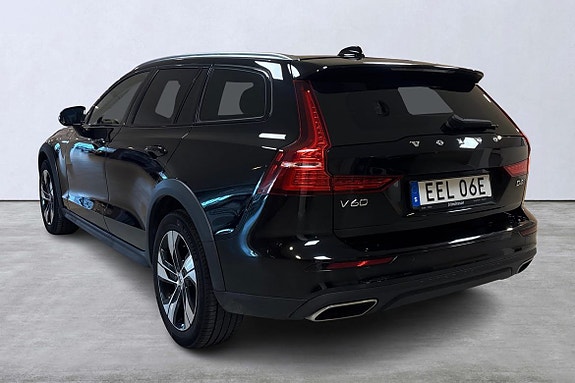 Volvo V60 Cross Country 4 of 5