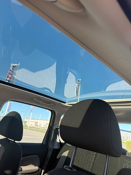 Citroen C3 Picasso 23 of 24