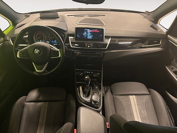 BMW 225xe 9 of 25