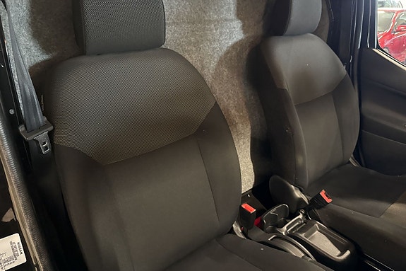Nissan e-NV200 9 of 15