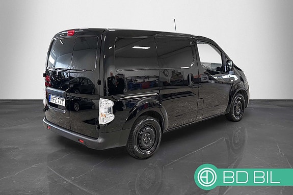 Nissan e-NV200 2 of 5