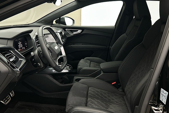 Audi Q4 e-tron 10 of 30