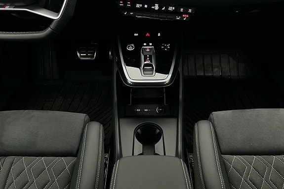 Audi Q4 e-tron 9 of 30