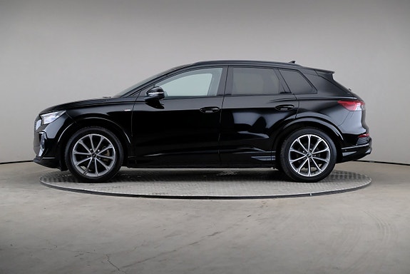 Audi Q4 e-tron 4 of 5