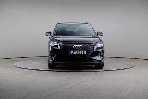 Audi Q4 e-tron 3 of 5