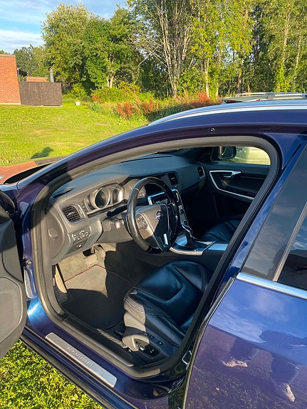 Volvo V60 3 of 5