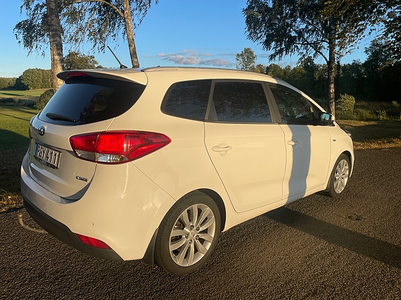 Kia Carens 5 of 16