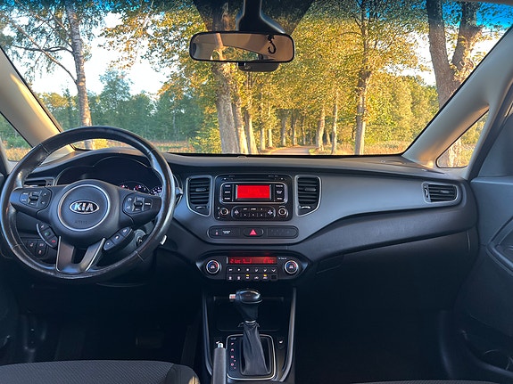 Kia Carens 6 of 16
