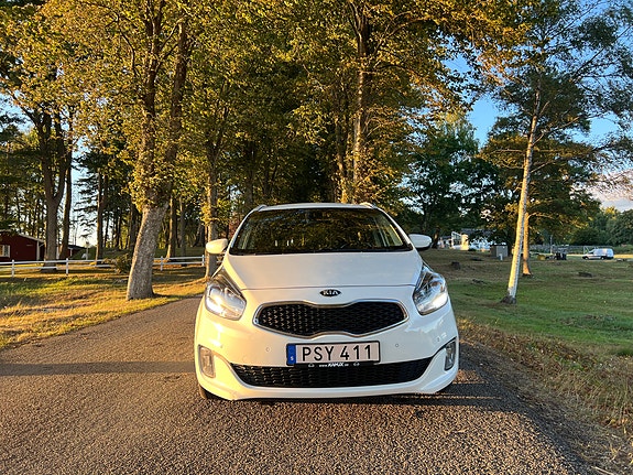 Kia Carens 3 of 16