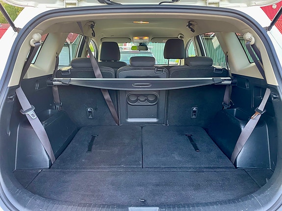 Kia Carens 11 of 16