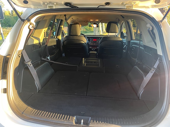 Kia Carens 12 of 16