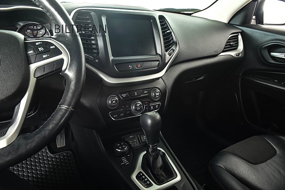 Jeep Cherokee 13 of 15