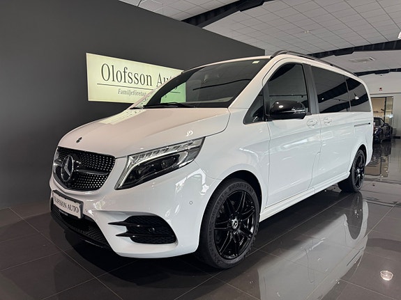 Mercedes-Benz V300 d 14 of 16