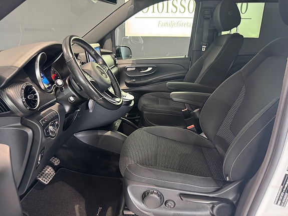 Mercedes-Benz V300 d 4 of 16
