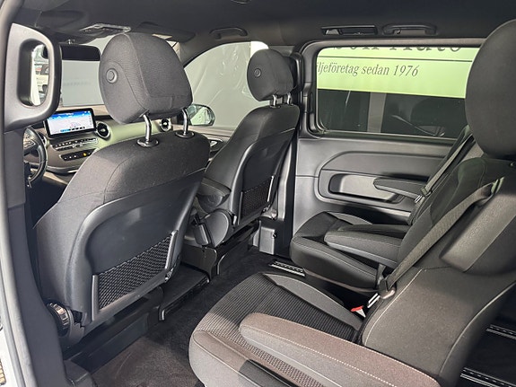 Mercedes-Benz V300 d 10 of 16