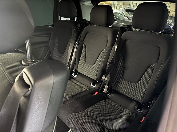 Mercedes-Benz V300 d 11 of 16