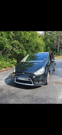 Ford S-MAX 2 of 5