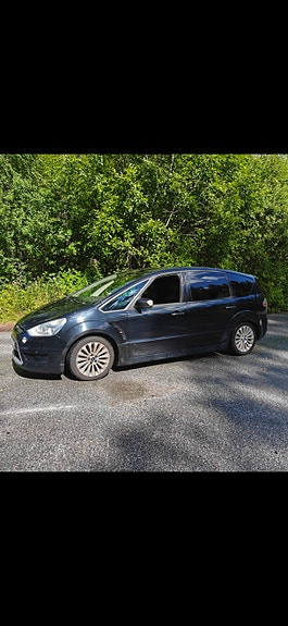 Ford S-MAX 3 of 5