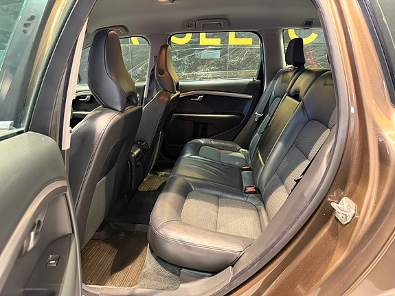 Volvo V70 18 of 28