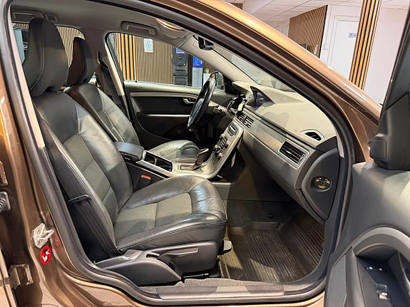 Volvo V70 21 of 28