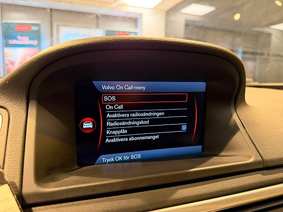 Volvo V70 14 of 28