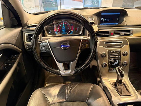 Volvo V70 10 of 28