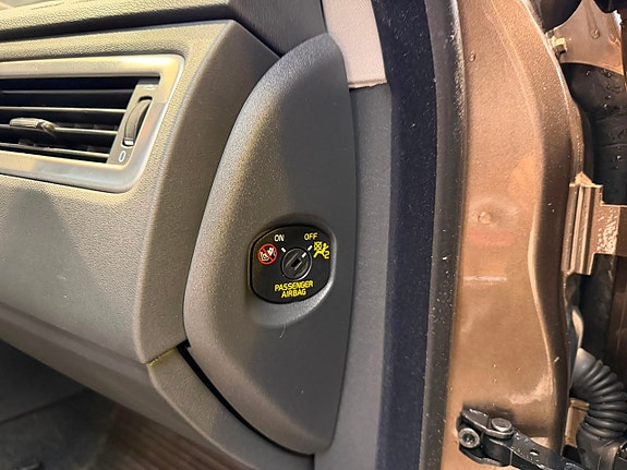 Volvo V70 23 of 28