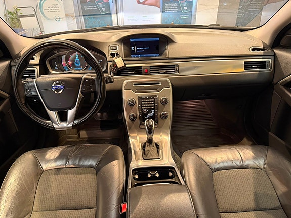Volvo V70 9 of 28