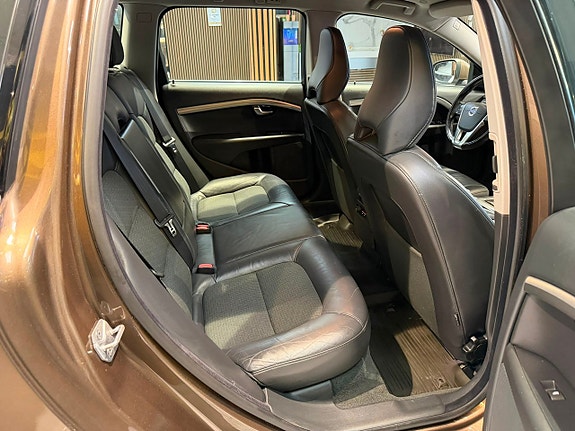 Volvo V70 20 of 28