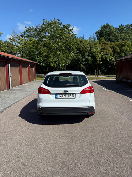Ford Focus 2 of 5