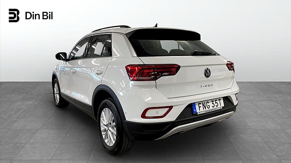 Volkswagen T-Roc 3 of 5