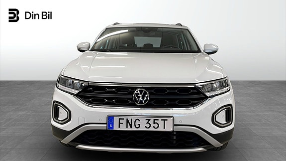 Volkswagen T-Roc 4 of 5