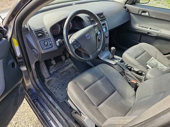 Volvo S40 6 of 7