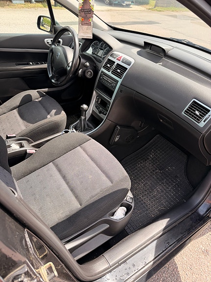 Peugeot 307 SW 4 of 5