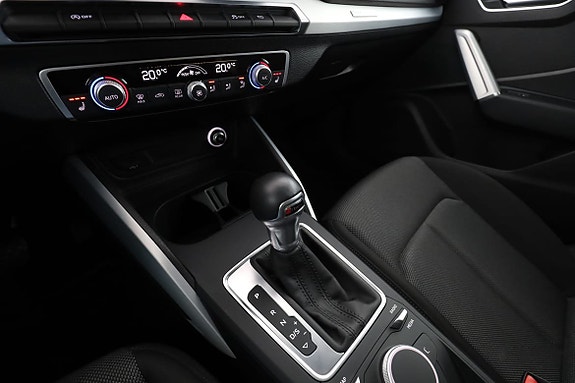 Audi Q2 23 of 30