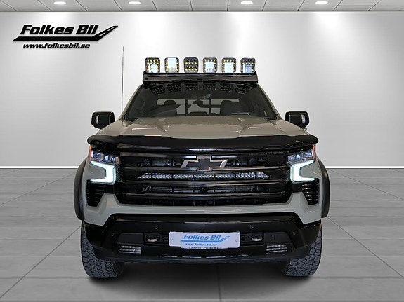 Chevrolet Silverado 1500 2 of 5