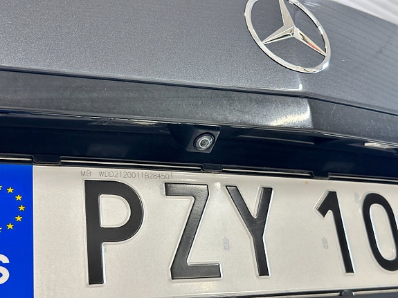 Mercedes-Benz E220 9 of 30
