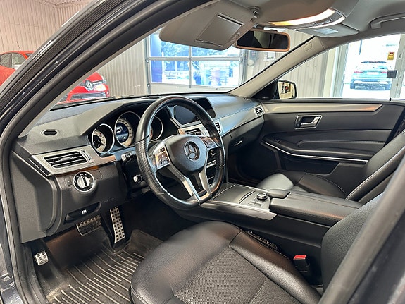 Mercedes-Benz E220 17 of 30