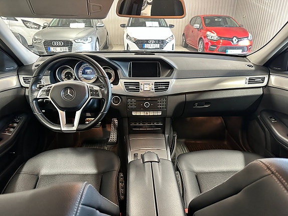 Mercedes-Benz E220 18 of 30